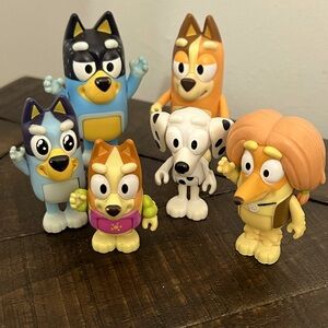 Small Bluey Figurines